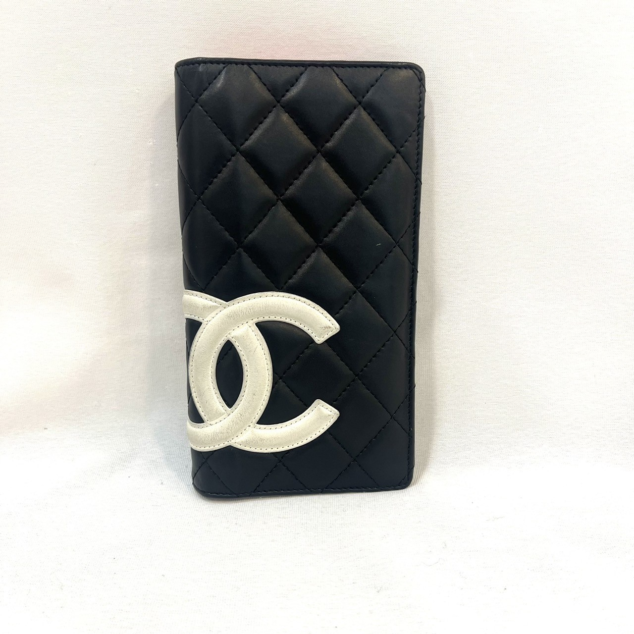 ブランドリスト（ウマパト）:シャネル CHANEL 二つ折り長財布 A26717 カンボンライン 黒 白 ピンク シルバー金具 レザー 11番台  2007年頃製造 中古B ＜11575715＞