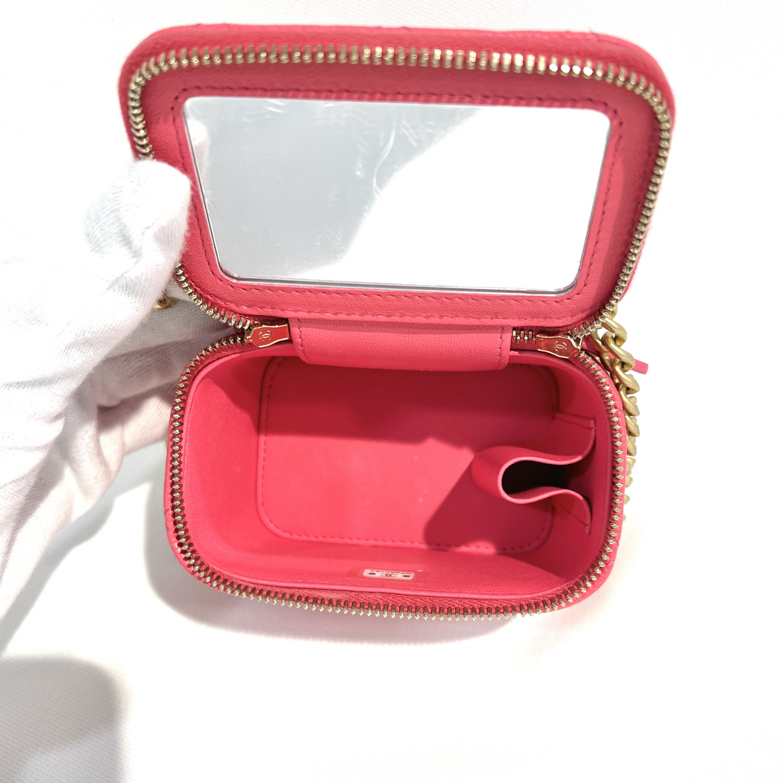 ★関税込み★【シャネル】ミニバニティクロスボディポーチ CHANEL 可愛い！ シャネル マトラッセ ミニミニ バニティ